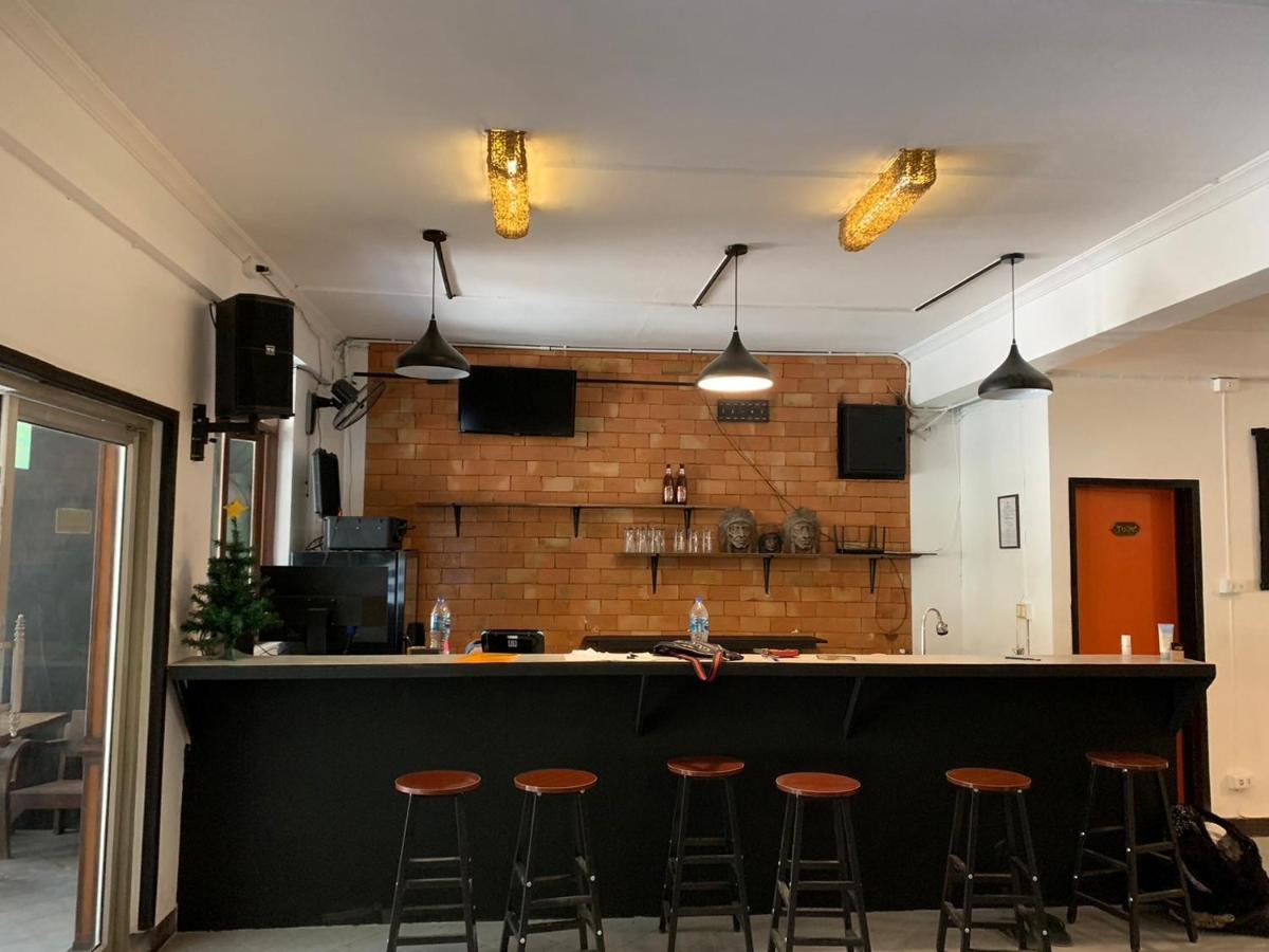 Revolution Hostel شيانغ ماي المظهر الخارجي الصورة