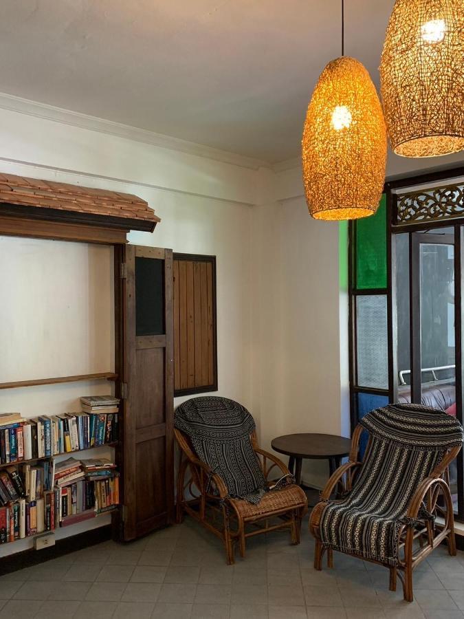 Revolution Hostel شيانغ ماي المظهر الخارجي الصورة