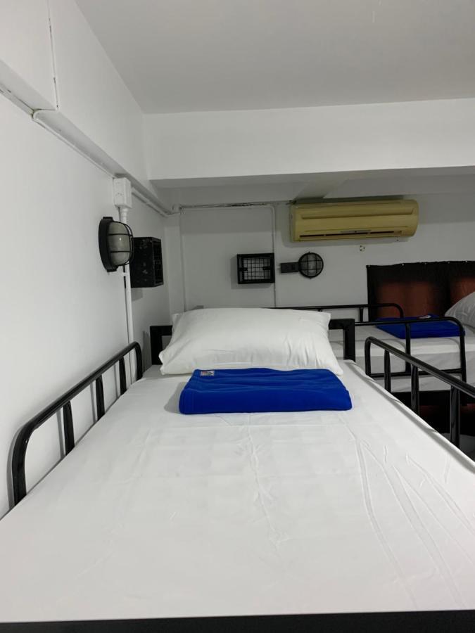 Revolution Hostel شيانغ ماي المظهر الخارجي الصورة