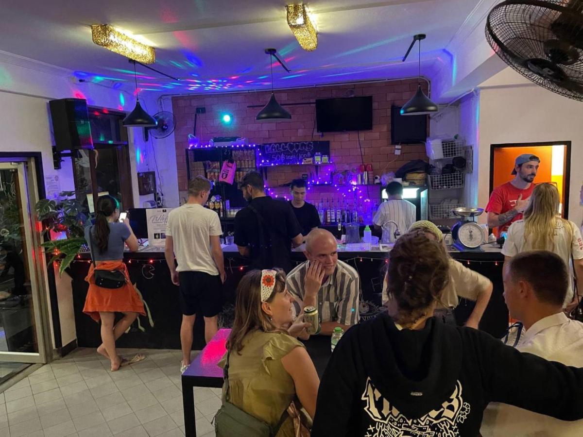 Revolution Hostel شيانغ ماي المظهر الخارجي الصورة